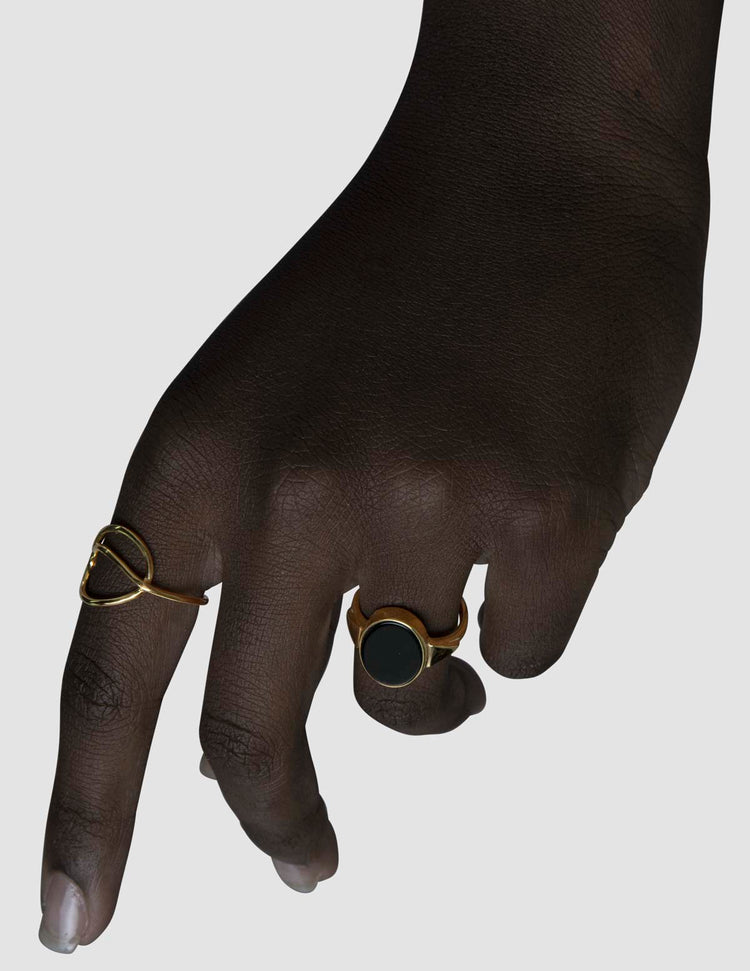 material:gold;