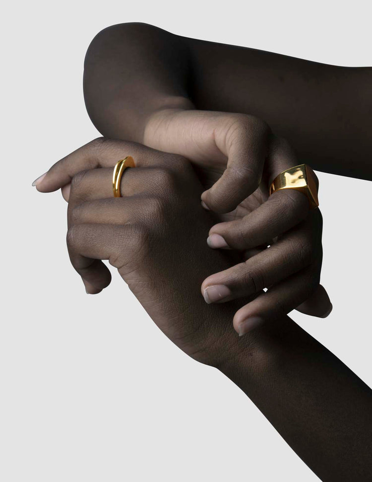 material:gold;