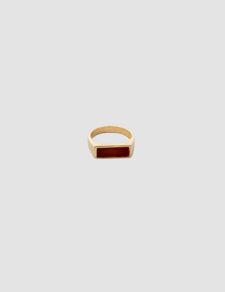 material:gold;