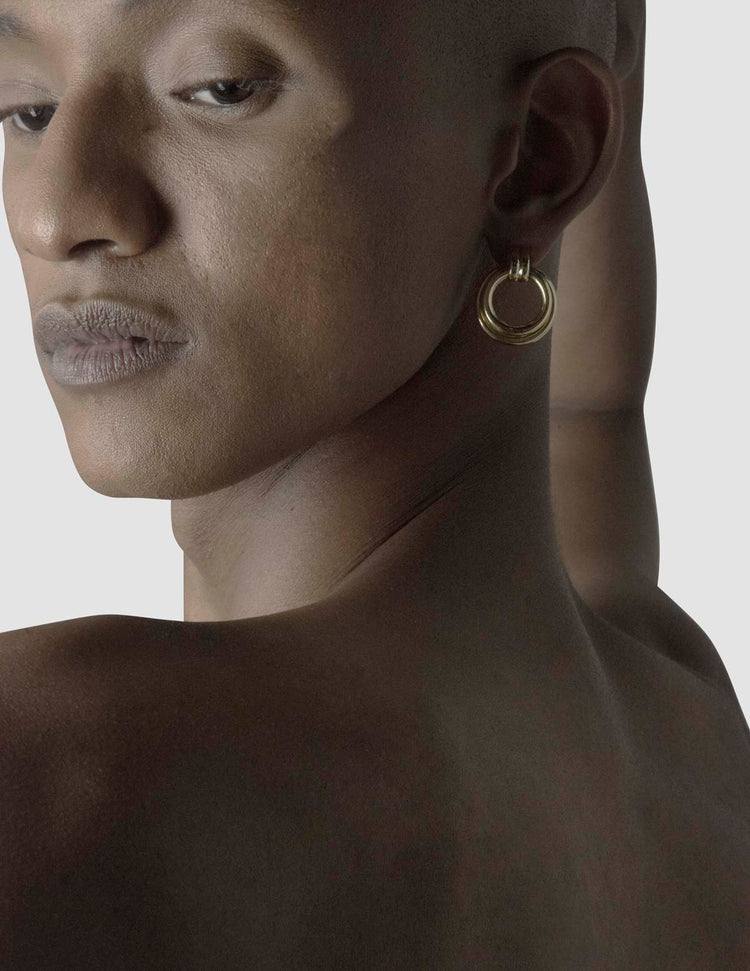 material:gold;