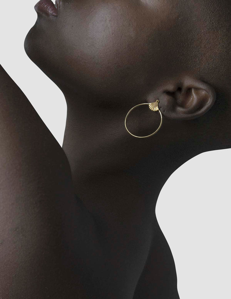 material:gold;