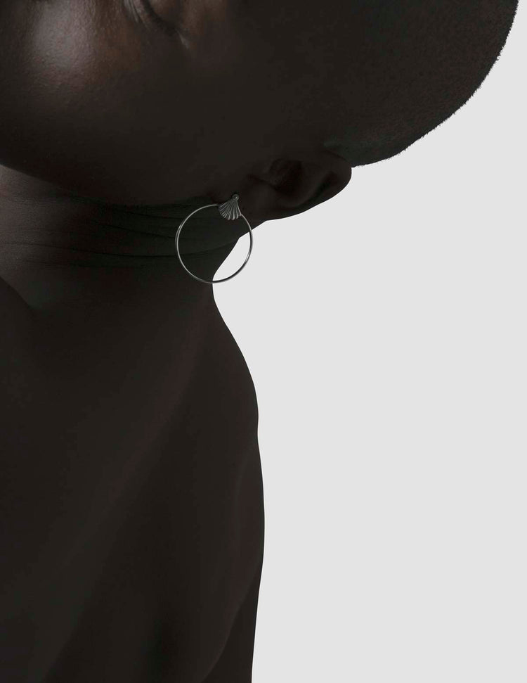material:silver;