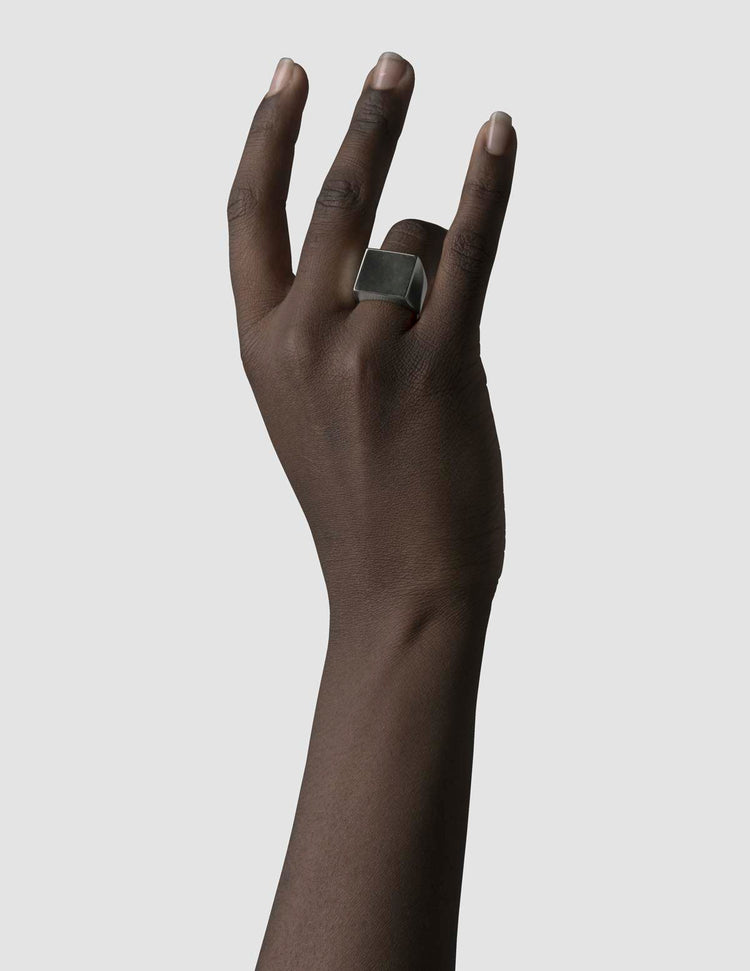 material:silver;