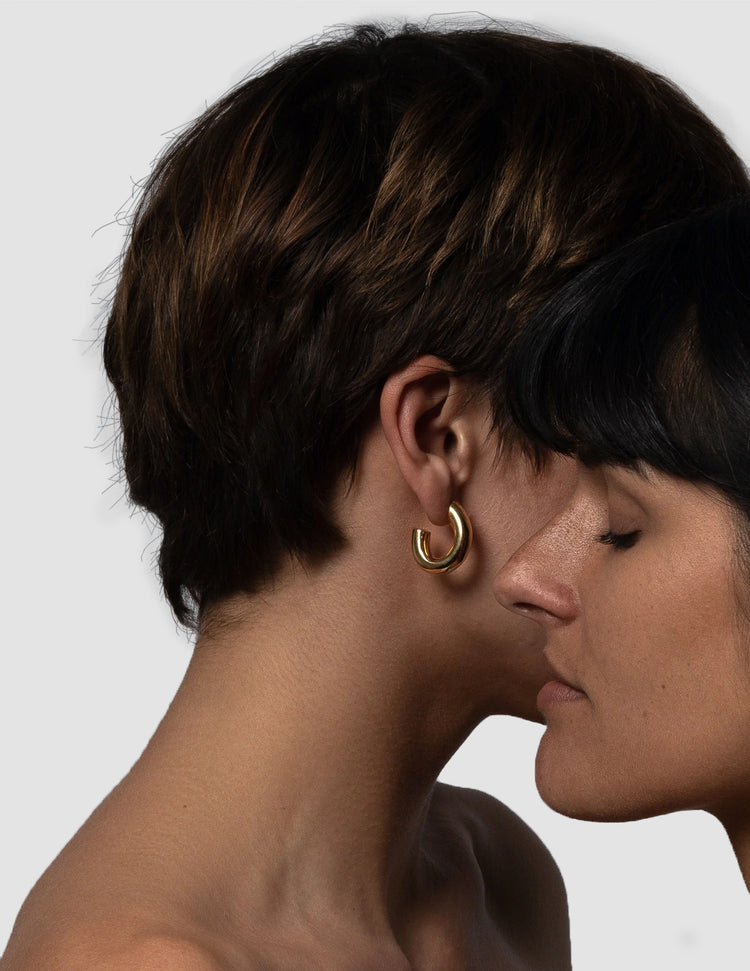 material:gold;
